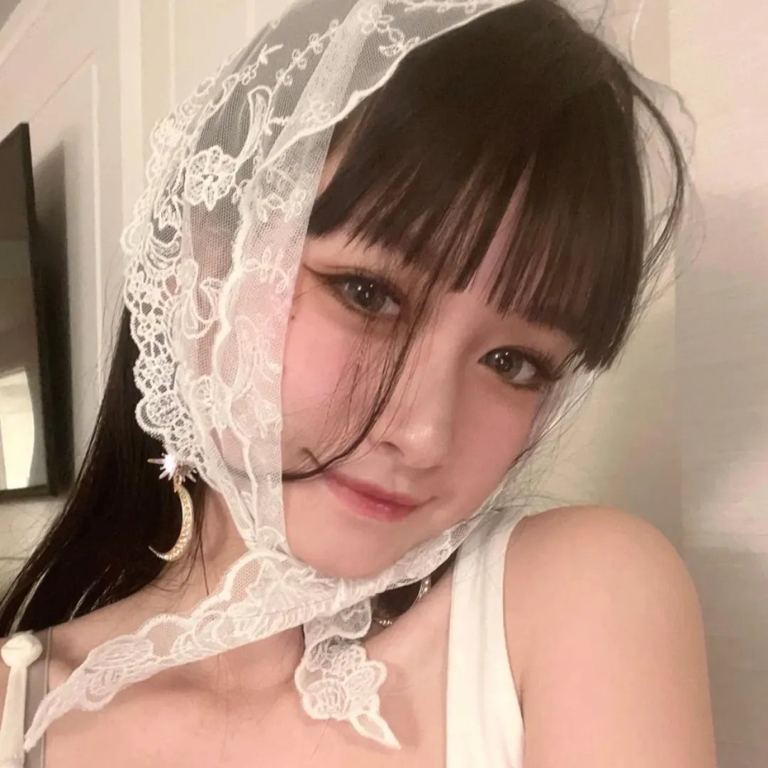 红唇相吻